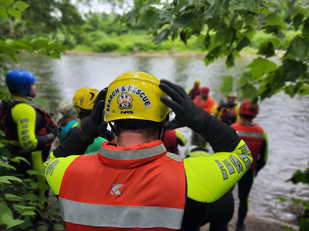 NESAR members during a flood-response and water-recovery operation